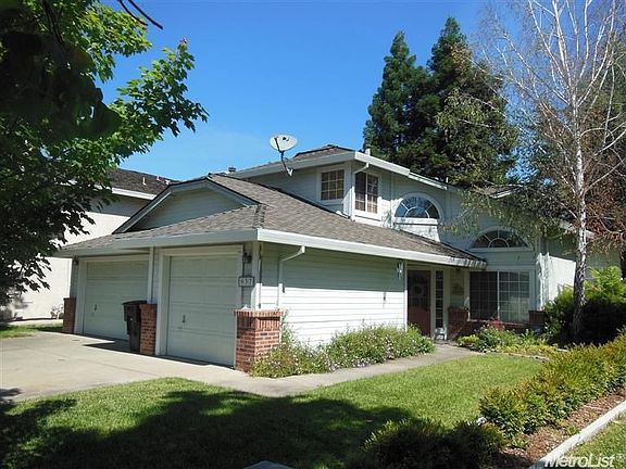 2nd image of 937 Dondra Way