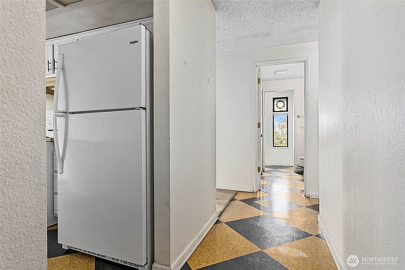 5th image of 630 Boulevard