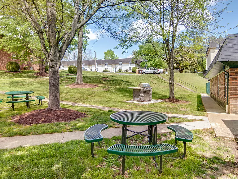 Willow Oaks Apartments — Photo 20