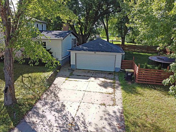 2nd image of 1 Madden St
