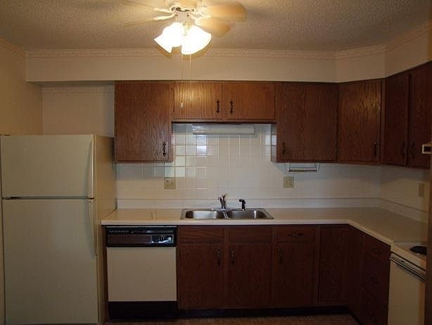 1st image of 1317 Seneca St APT 106