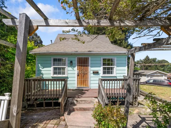 924 Smith Ave, Pinole, CA 94564