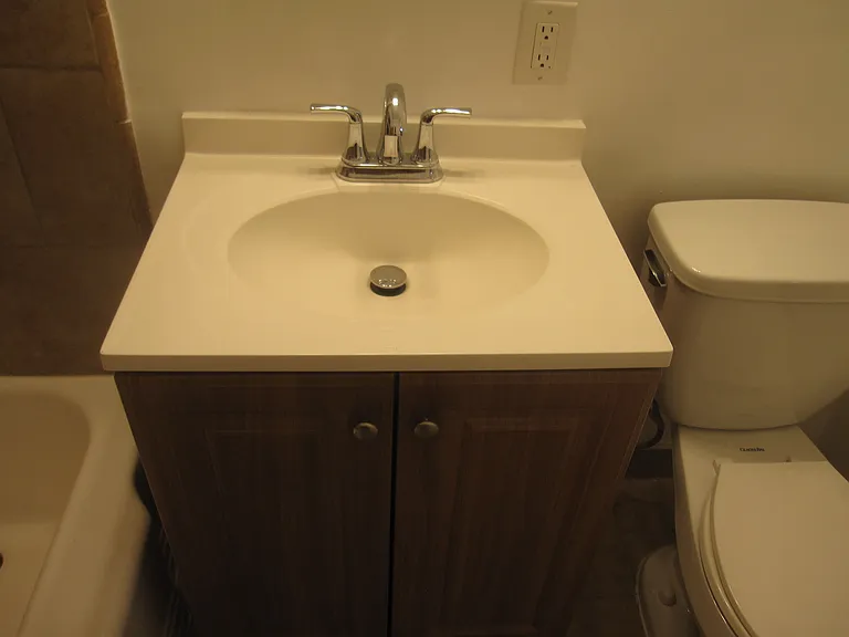 637 S Dunsmuir Ave #8 — Photo 7
