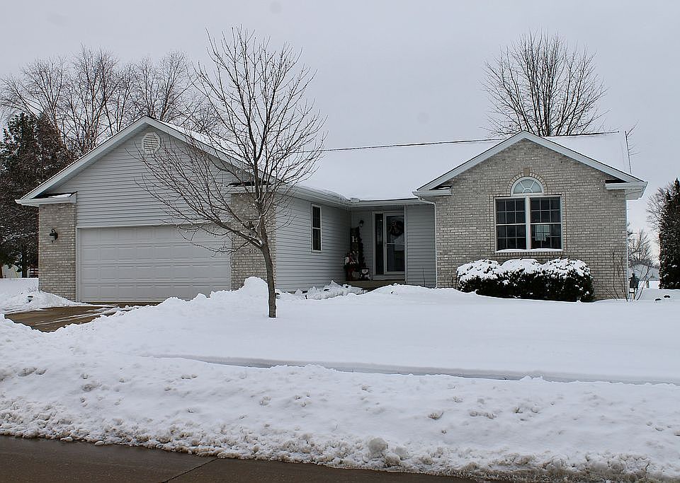 1st image of 910 26th Avenue Ct