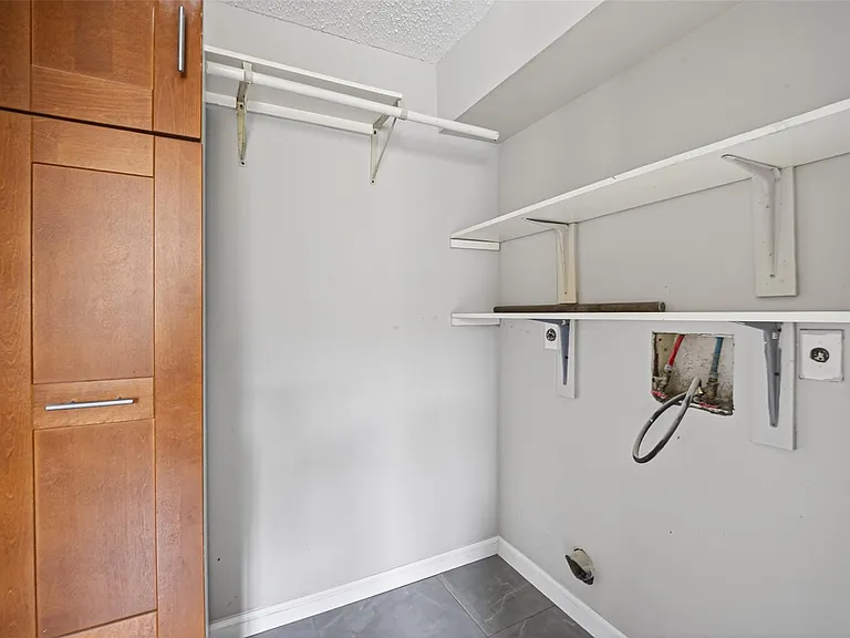 2340 Woodland Park Dr #113 — Photo 24