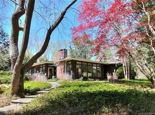 53 Godfrey Rd W, Weston, CT 06883