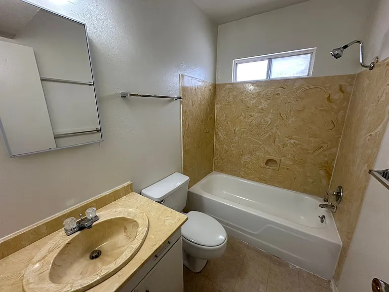 810 S Kolb Rd #4 — Photo 4