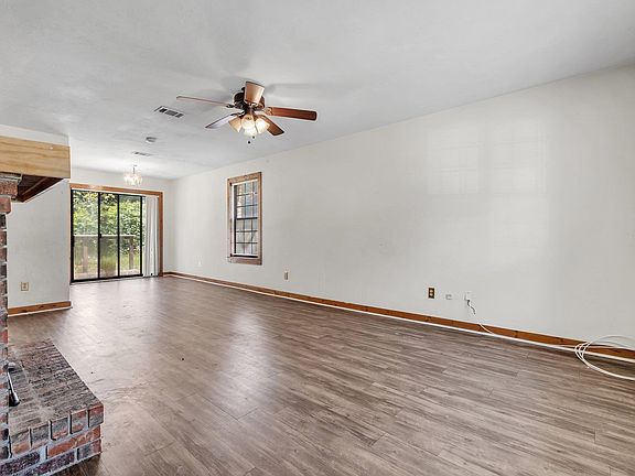 3rd image of 2308 Claremont Ln