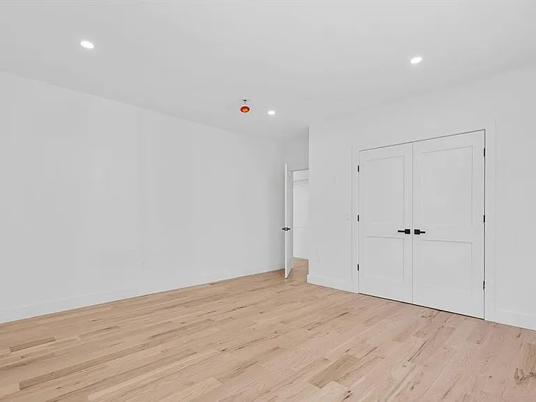 853 Pleasantview Ter #1 — Photo 10