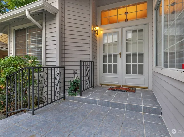 1924 Mill Pointe Drive SE, Mill Creek, WA 98012