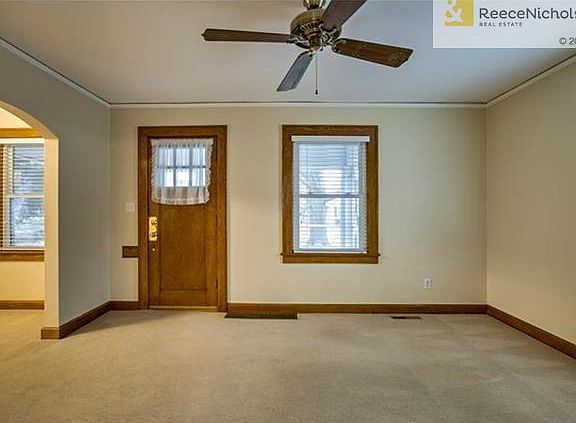 4th image of 102 E 80th St