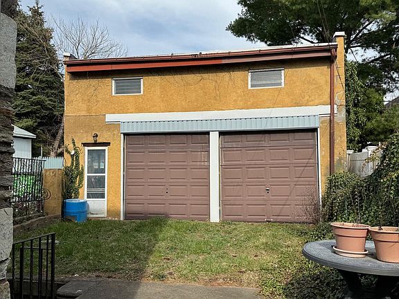 3rd image of 4213 Longshore Ave