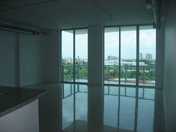 4th image of 3029 NE 188th St APT 805