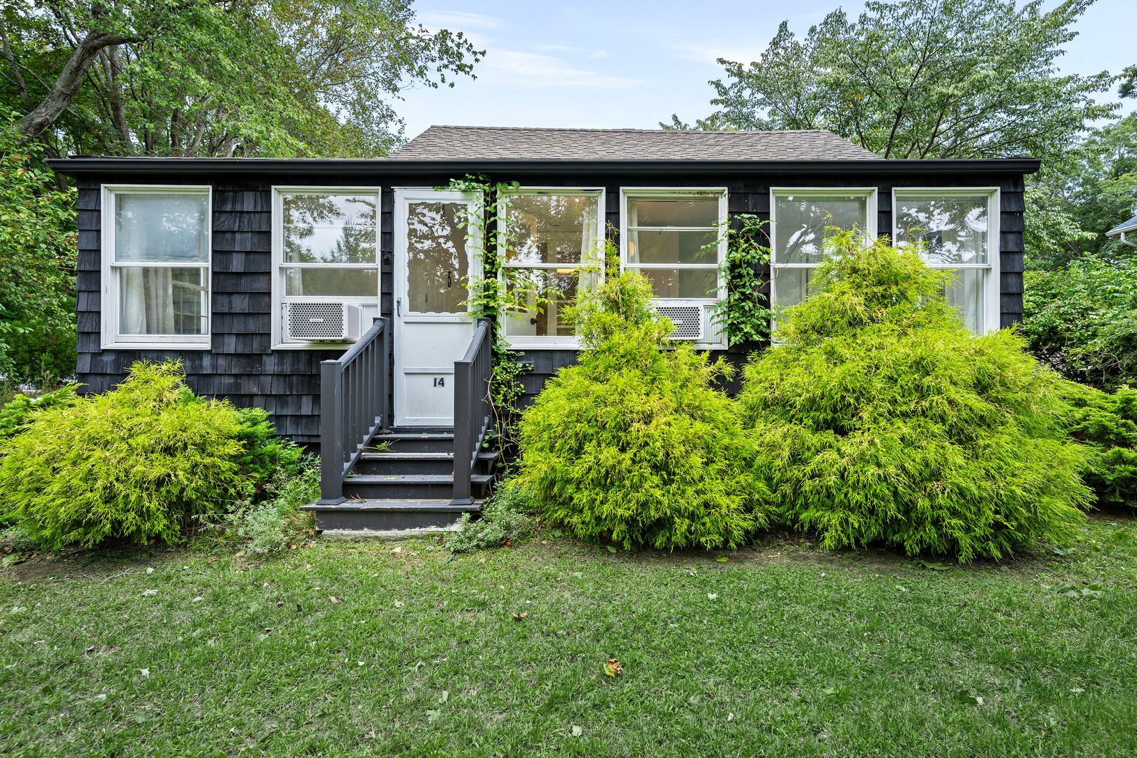18 Montauk Hwy
