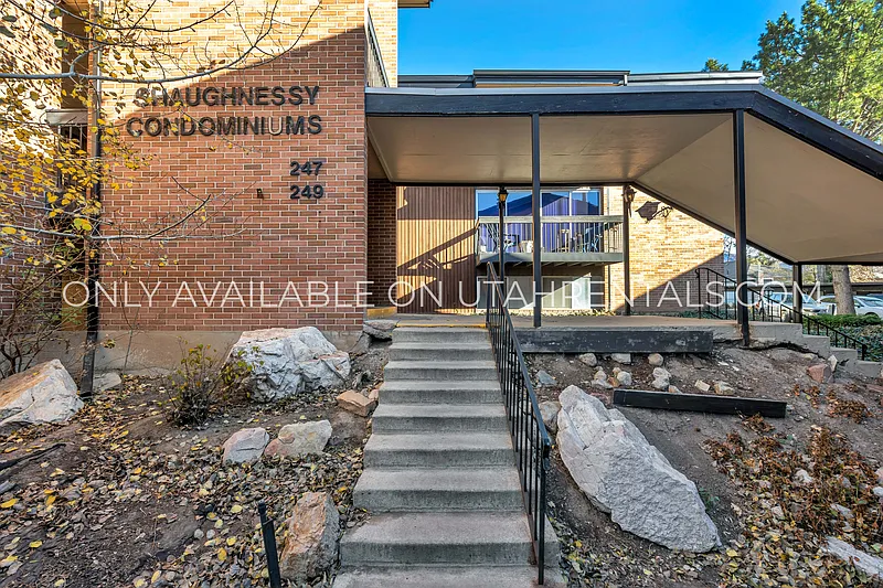 Building Photo - 249 S 700 E
