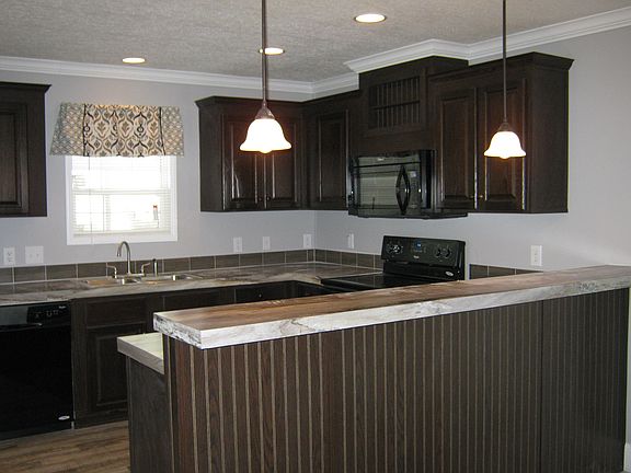 5th image of 318 Newcastle Dr