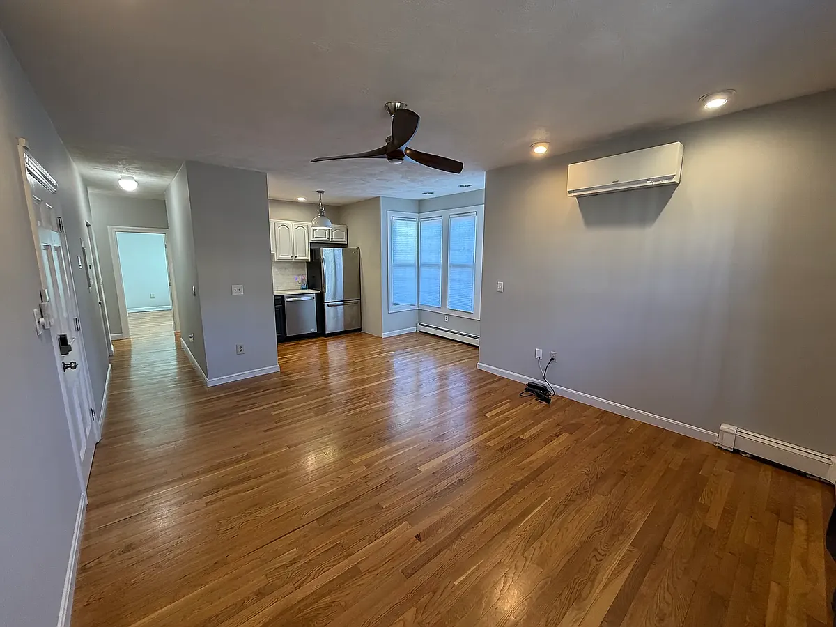 Building Photo - 120 Highland St #1