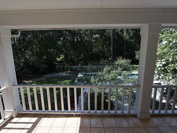 5th image of 1053 Cherry Creek Dr