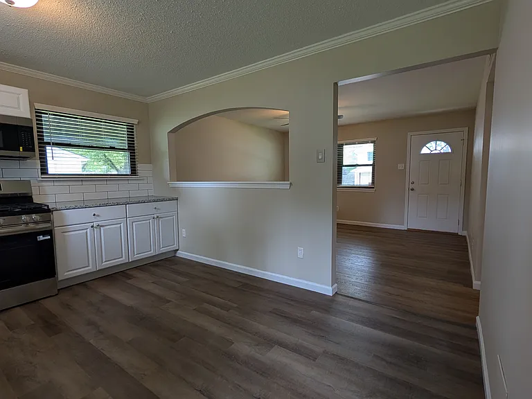 809 Jacobs Ln — Photo 4