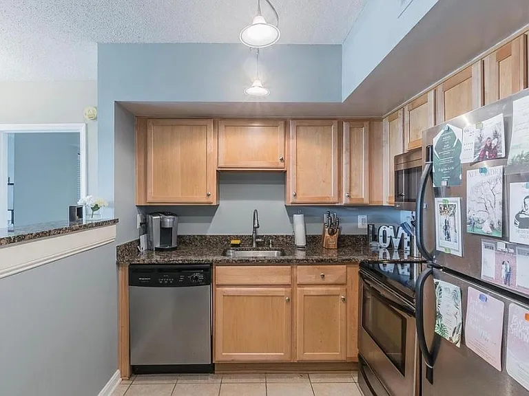1001 N Randolph St #819 — Photo 6