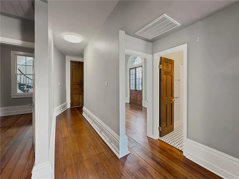 841 Royal St #2A — Photo 10