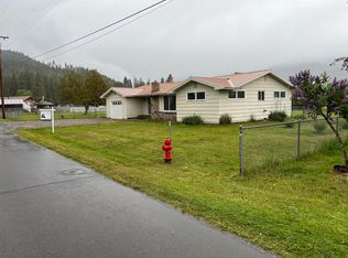 105 S 7th Ave, Ione, WA 99139