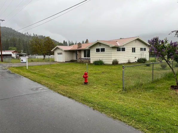 105 S 7th Ave, Ione, WA 99139