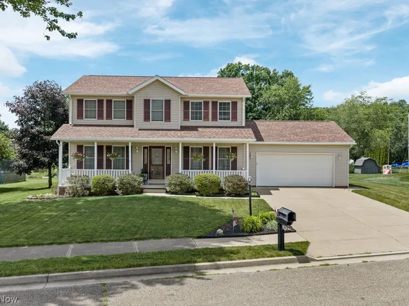 380 Schoenbrunn Dr NE, New Philadelphia, OH 44663