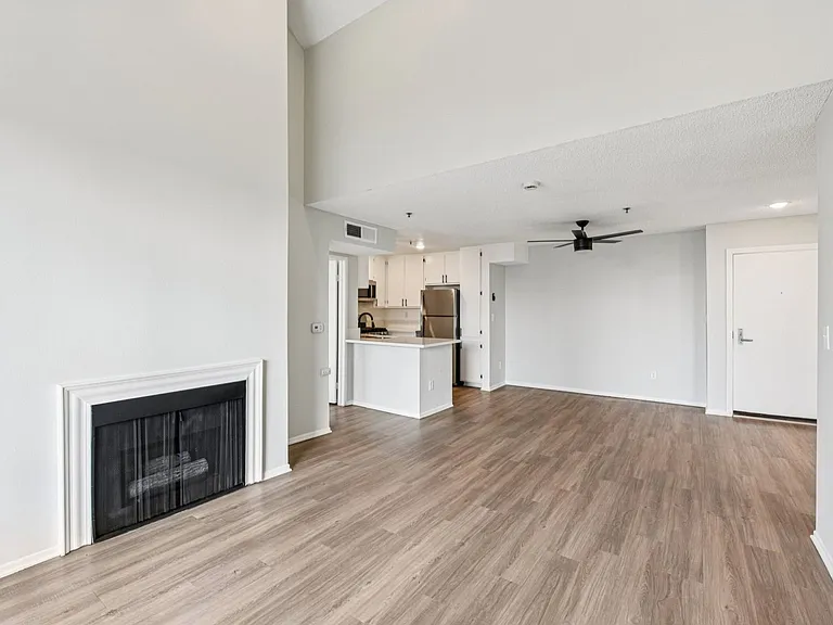 310 Virgil — Photo 76