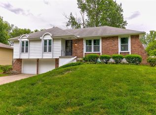 1005 NE 74th St, Gladstone, MO 64118