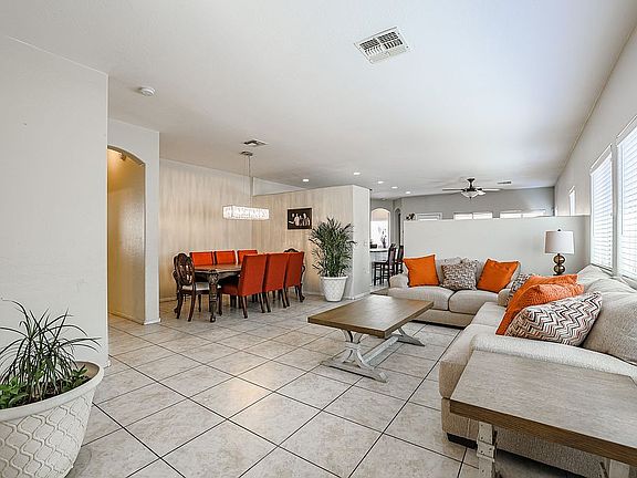 5th image of 10224 W Parkway Dr
