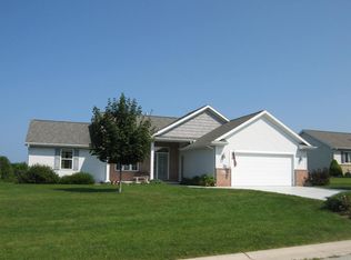 2912 Sandy Ridge Dr, Two Rivers, WI 54241