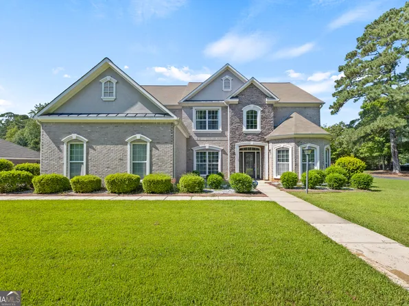 7553 The Lakes Dr, Fairburn, GA 30213