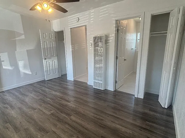 SILVER SPRAY APARTMENTS — Photo 8