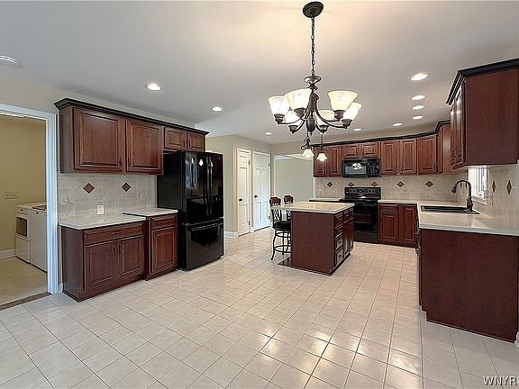 2nd image of 6110 Meadow Lakes Dr