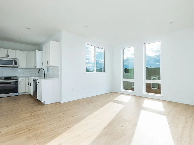 2521 Cecil B Moore — Photo 46
