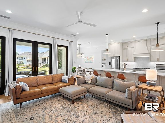 4th image of 313 Cuban Lily Dr