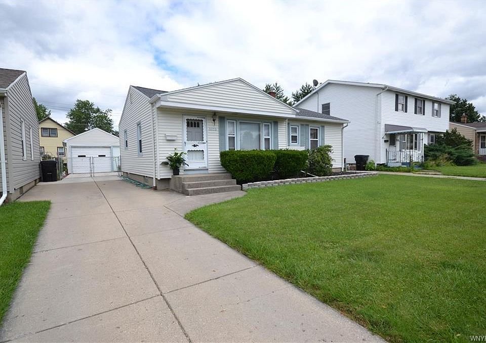 1st image of 1073 Parker Blvd