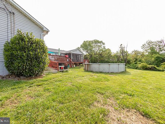 3rd image of 481 Youngs Dr