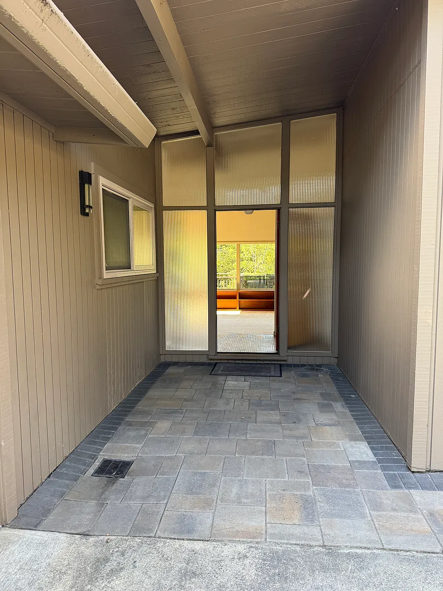 Building Photo - 4110 Sunridge Rd