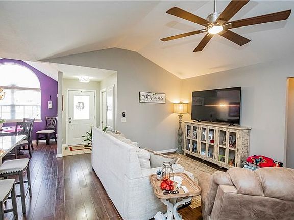 4th image of 19 Sunderland Dr