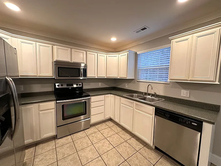 Fox Springs Condos — Photo 47
