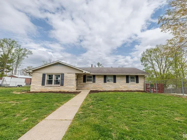 804 W Oak St, Ellettsville, IN 47429
