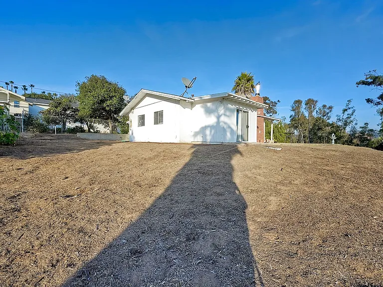 3748 Manchester Ave — Photo 22