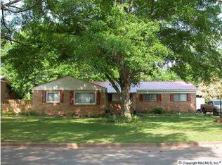 1609 Chenault Dr SE, Decatur, AL 35601