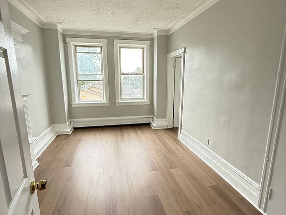 3rd image of 262 Elmwood Ave APT 2