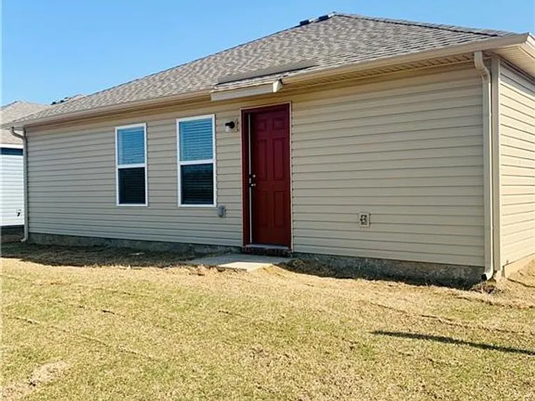 936 E Bunting St — Photo 4