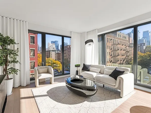 500 W 45th St Unit 608, New York, NY 10036