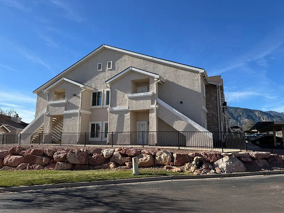 3875 Strawberry Field Grv #B