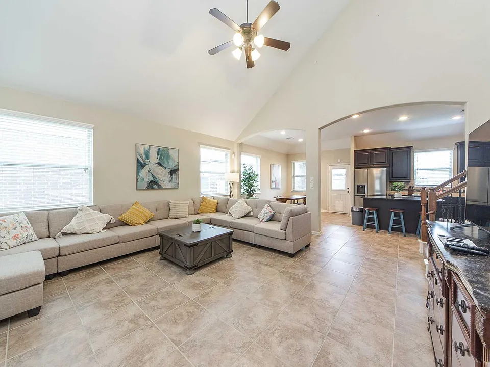 6411 Tea Tree Dr